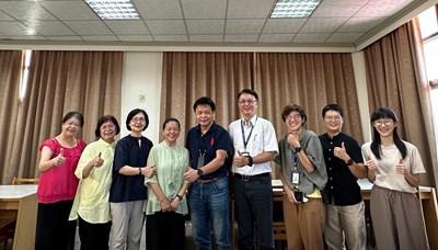 臺中市政府文化局拜會合和藝苑林吳素霞藝師(左四)