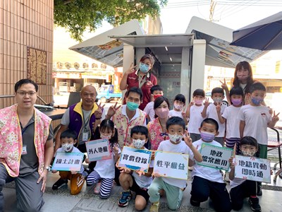 東勢地政親子日與石岡行動圖書車聯合活動