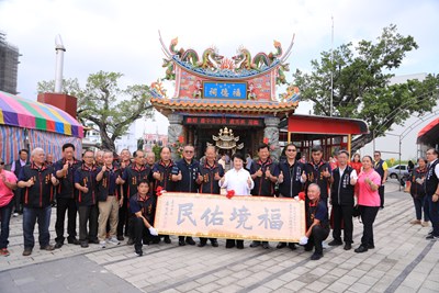 北屯仁和福德祠土地公護鄉里 盧市長贈匾「福境佑民」感謝庇佑