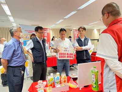 教育局長了解安心午餐劵兌餐情形